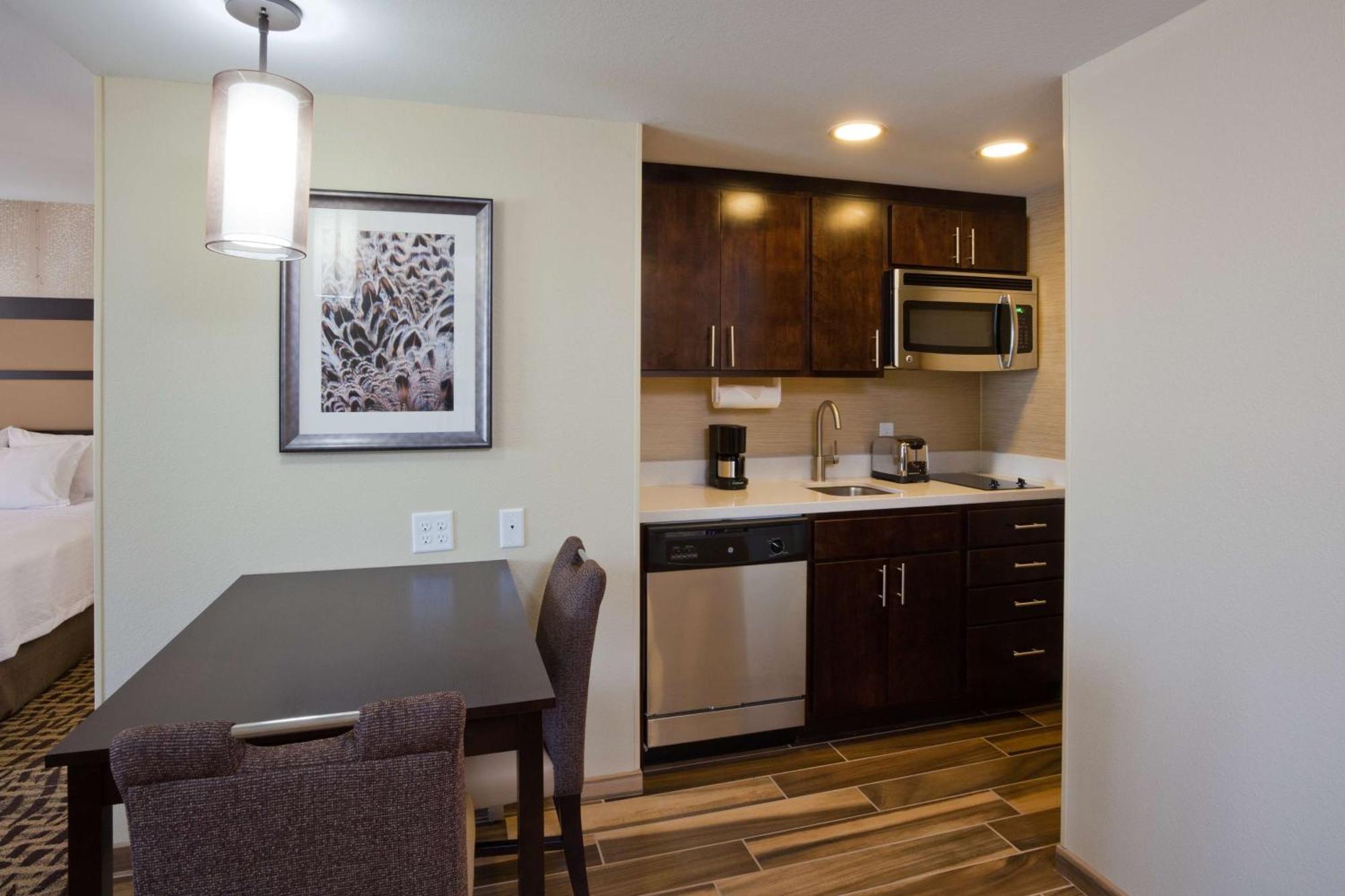 Homewood Suites Davenport Bettendorf Exterior photo