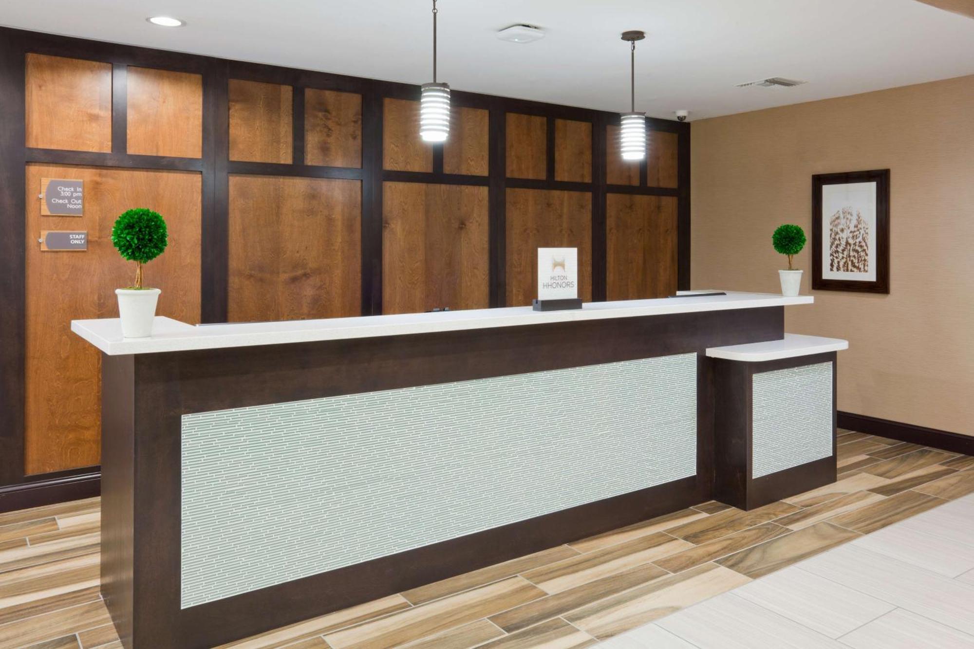 Homewood Suites Davenport Bettendorf Exterior photo